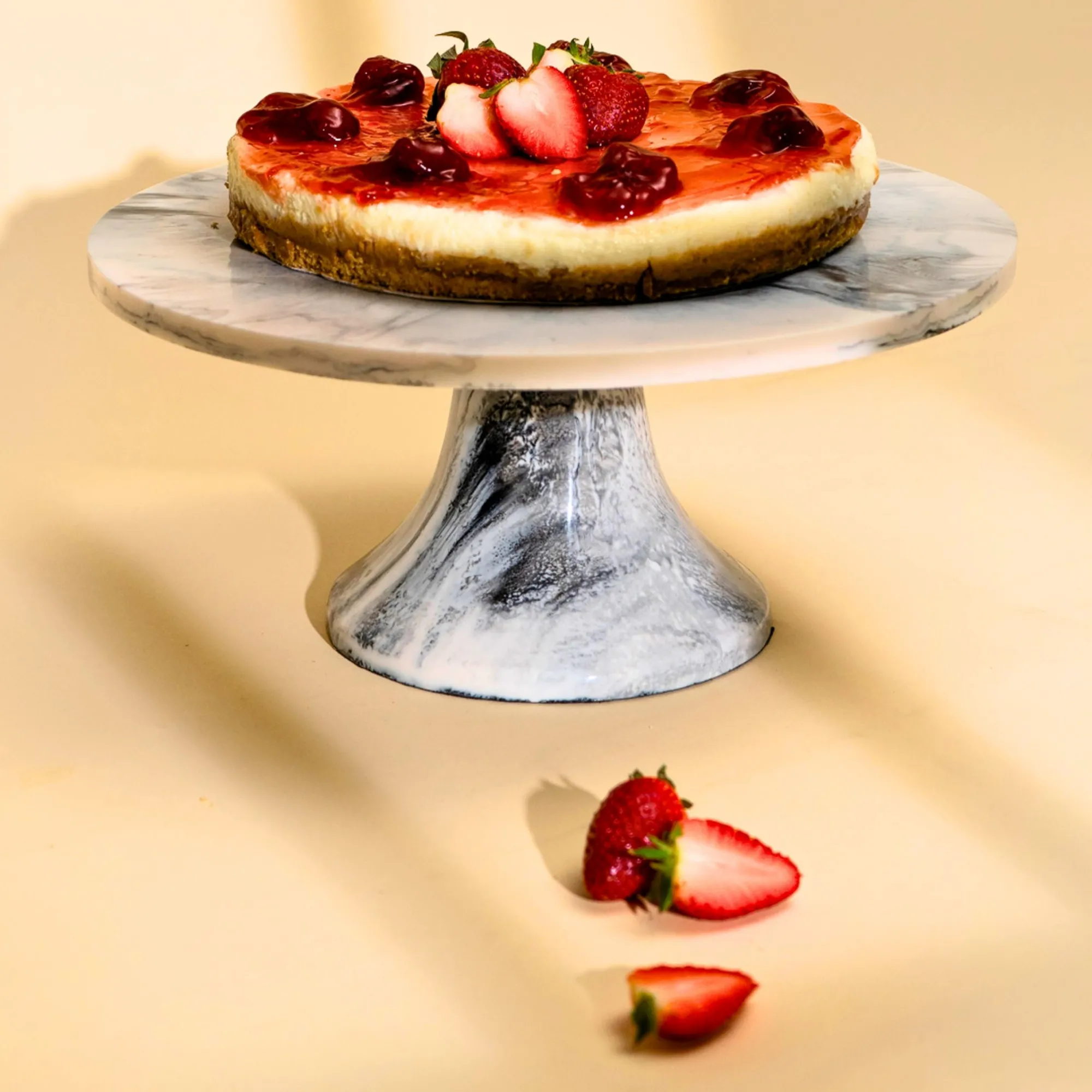 Clearance Godinger Lucente Black & White Resin Cake Stand